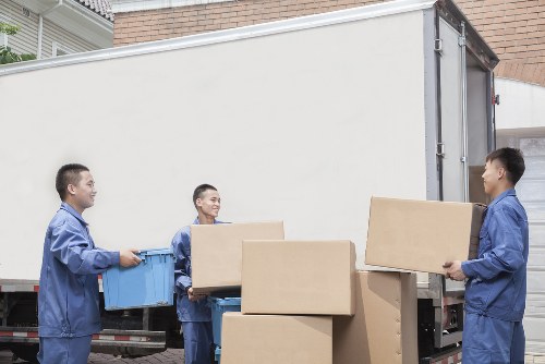 Low-carbon van used for sustainable storage collections